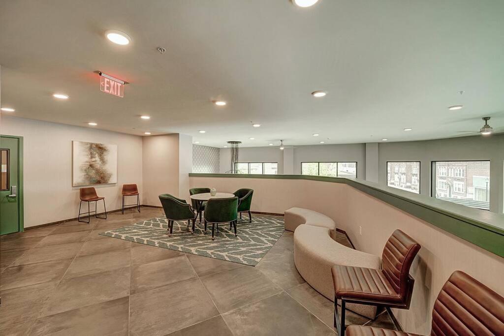 哈肯萨克Huge 2 Bed 2 Bath Easy Ride To Nyc & Parking公寓 外观 照片